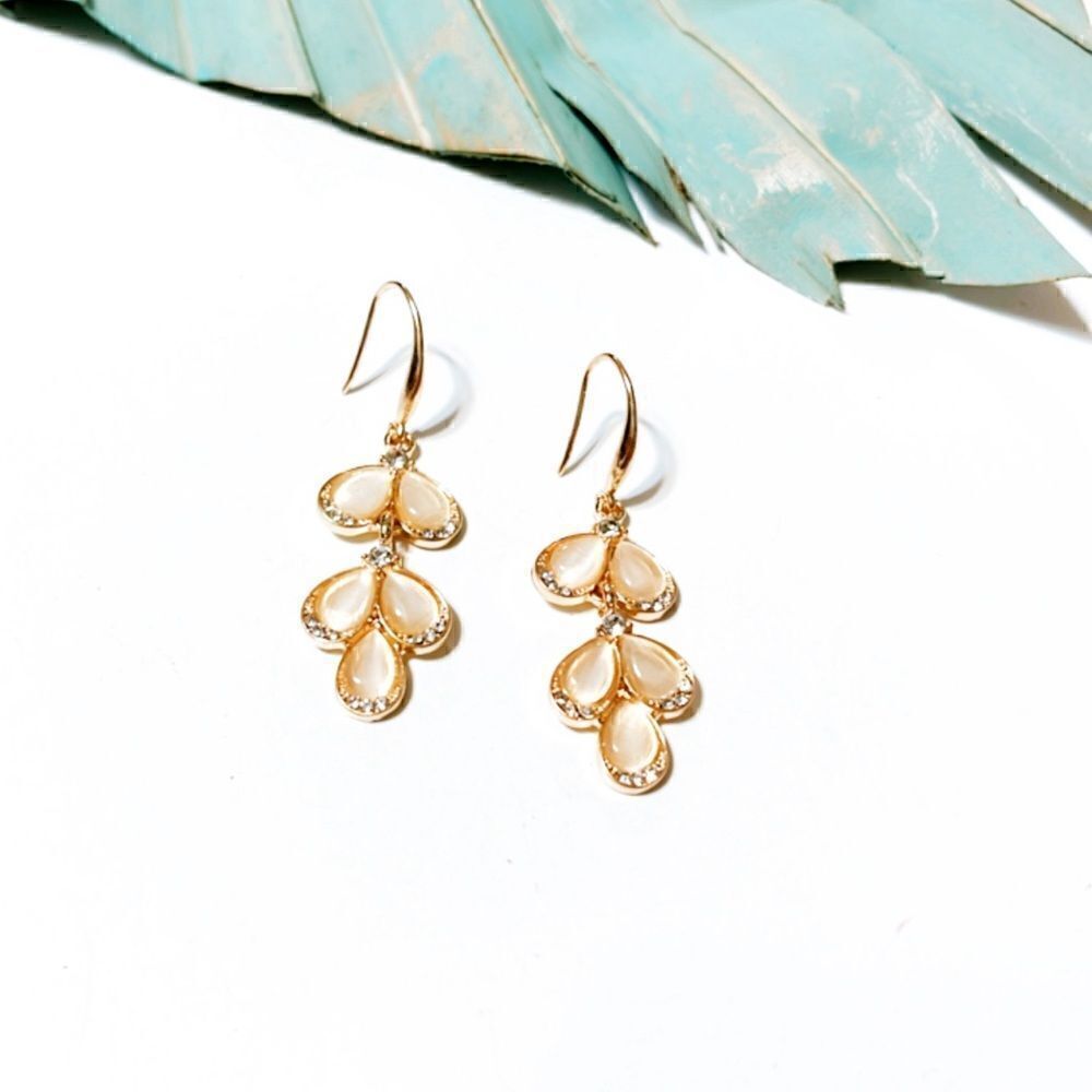 Crystal leaf earrings  S175